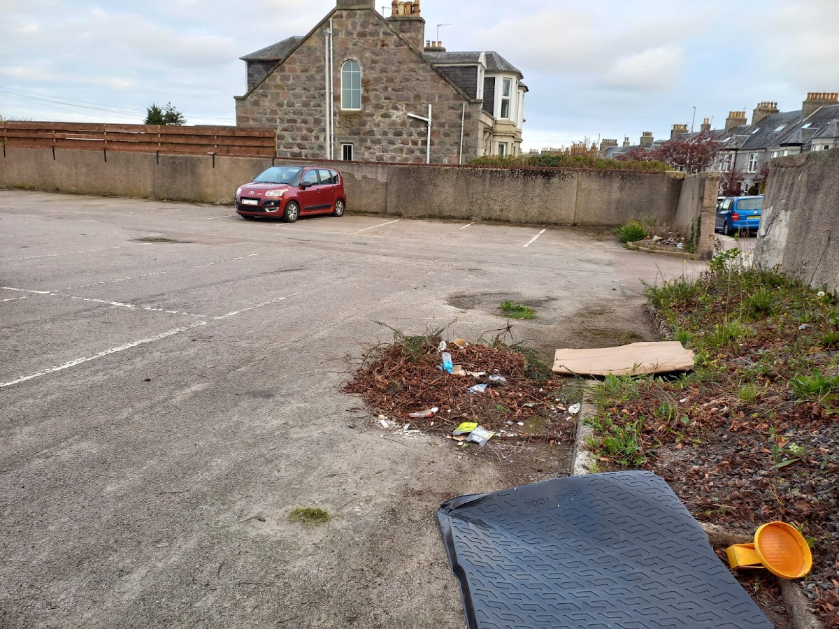 Ooters at the mariner hotel